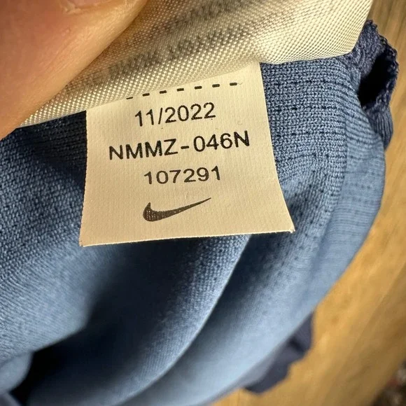 Nike MLB Cleveland Guardians Dri-FIT 1/4 Zip Pullover Navy Women Size Medium - Picture 8 of 9